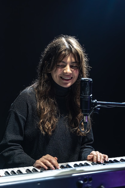 Professional singing lessons instructor teaching vocal techniques and music training